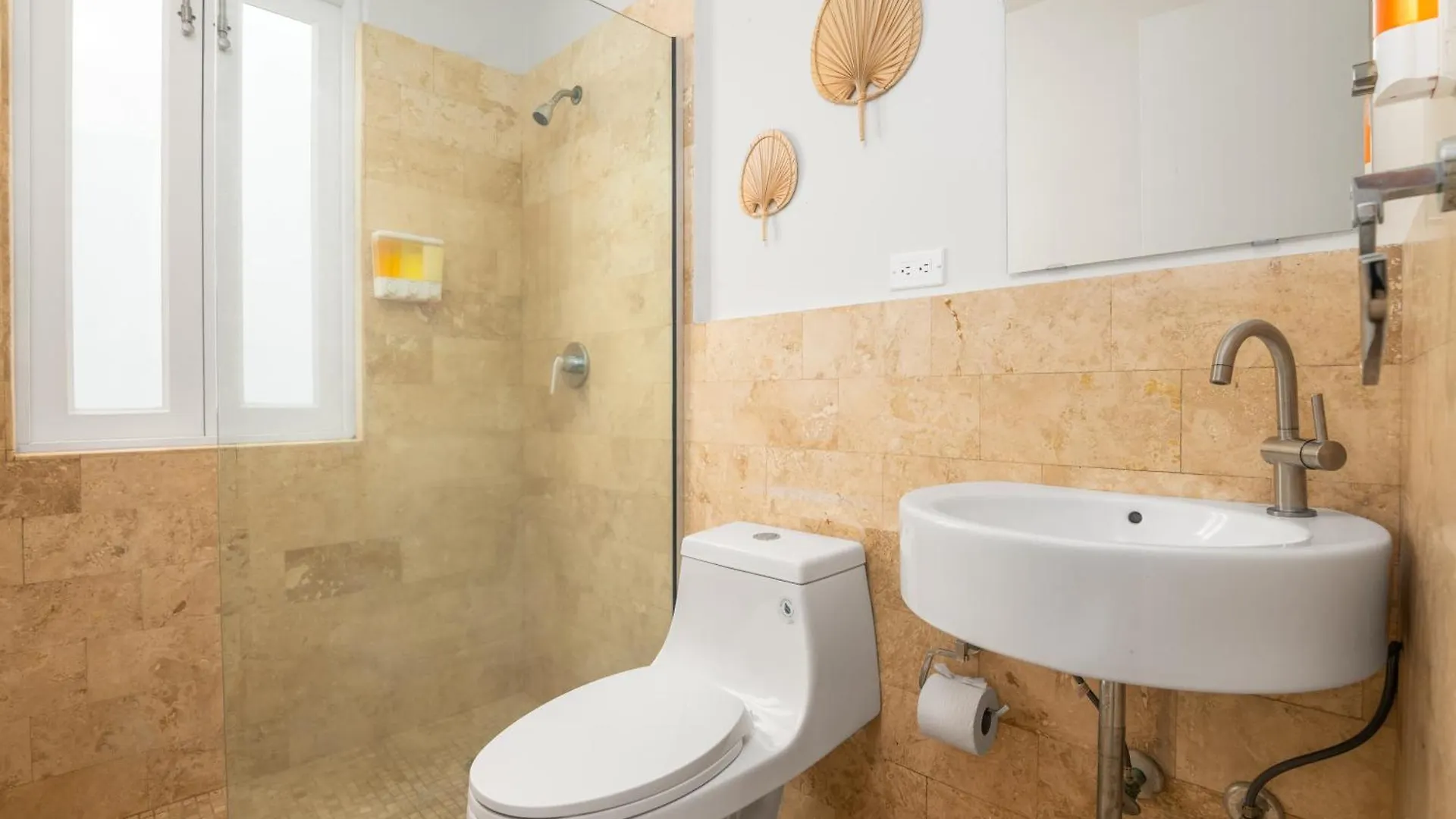 2-Br Apt Centrally Located In Osj! San Juan Porto Rico